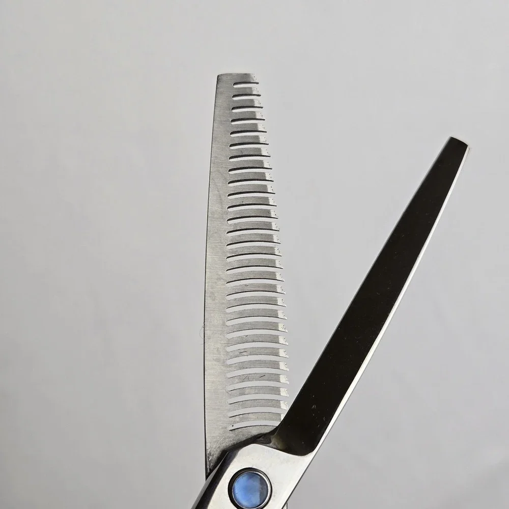 SHINZU SHEARS PROFESSIONAL HAIR COSMETOLOGY SCISSORS. Japanese Steel
